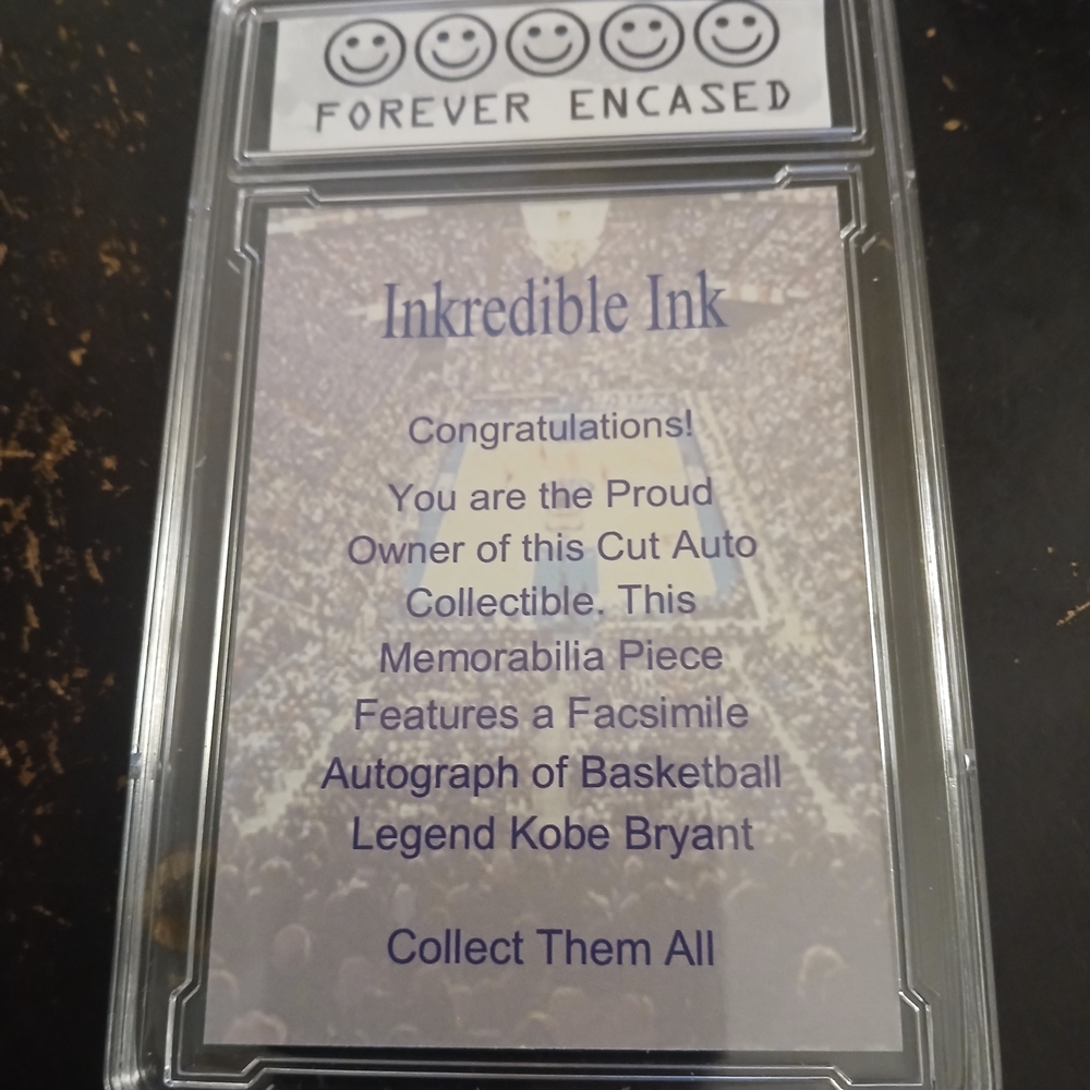 Kobe Bryant Autograph FacsimileTrading Card - Lakers Purple & Gold Rare - Picture 2 of 2